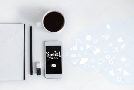 Icone stilizzate dei principali social network su sfondo chiaro